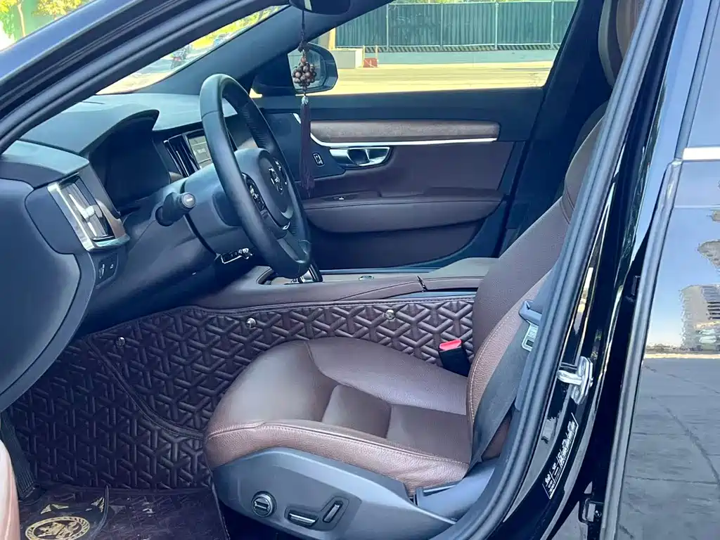 Volvo S90 — миниатюра 4