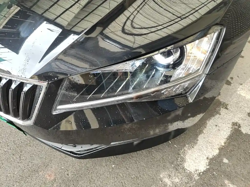Skoda Superb — миниатюра 7
