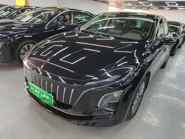 Hongqi E-QM5