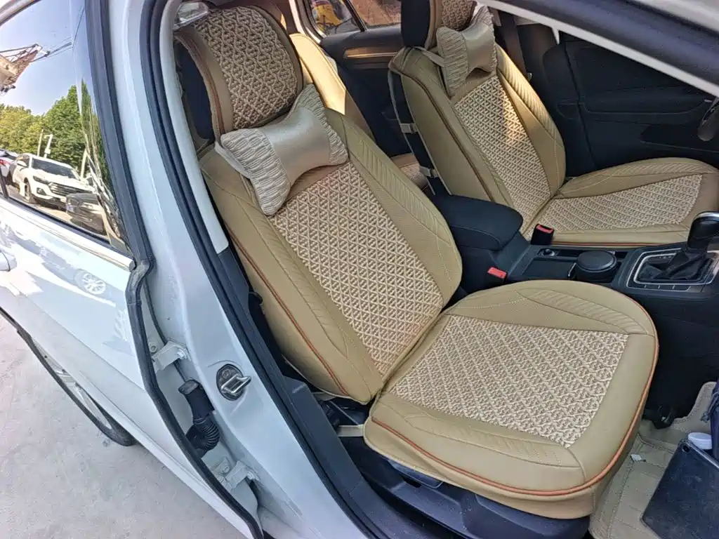 Volkswagen Golf — миниатюра 25