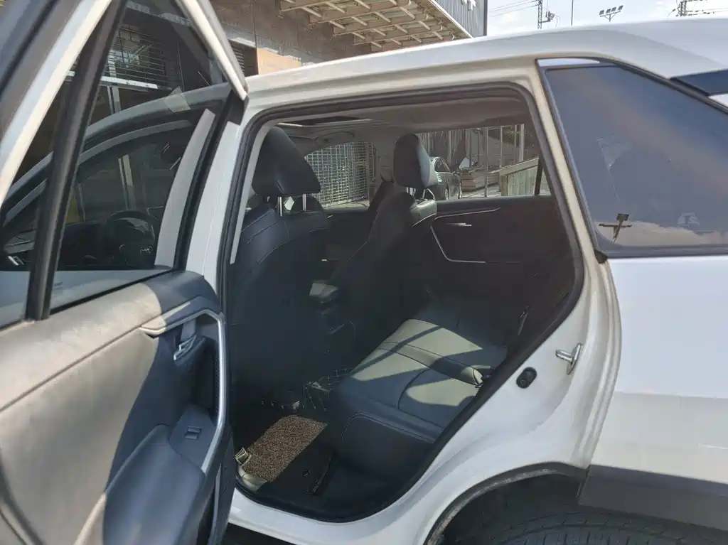 Toyota Wildlander — миниатюра 6