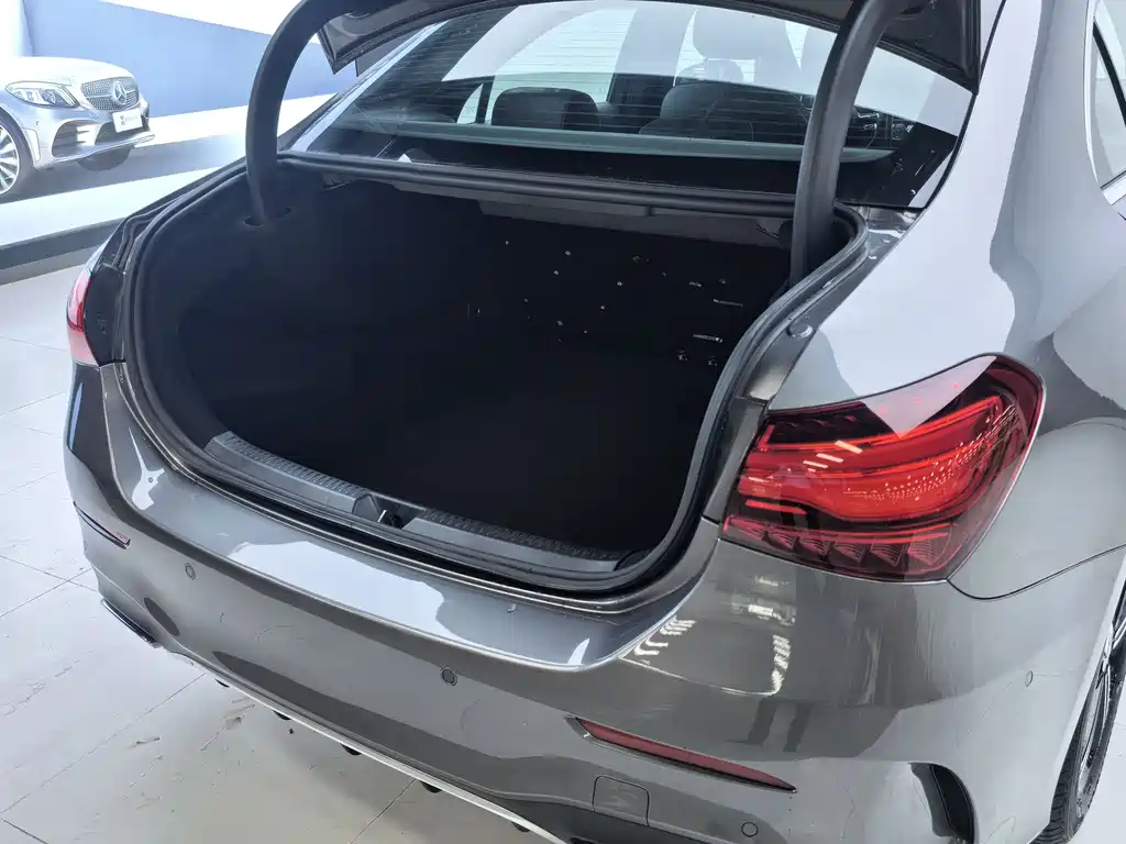 Mercedes-Benz A-Class A 2023 A 200 L Fashion