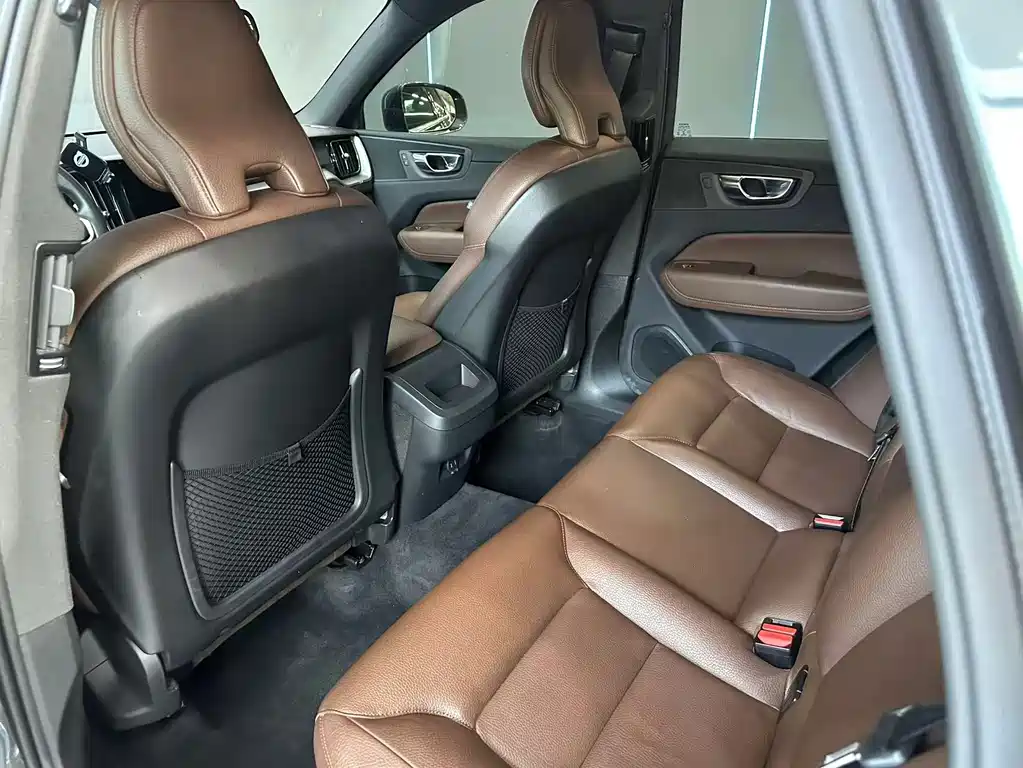 Volvo XC60 — миниатюра 10