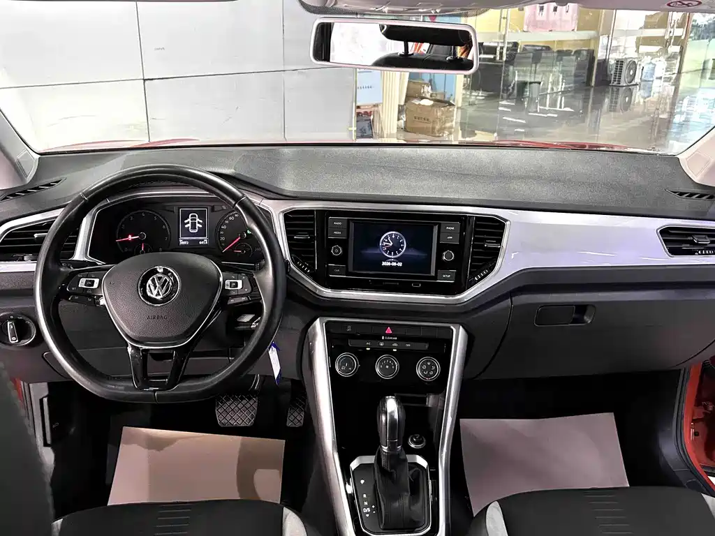 Volkswagen T-Roc — миниатюра 8