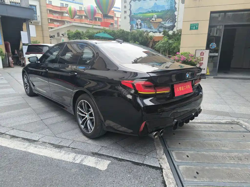 BMW 5 Series — миниатюра 7