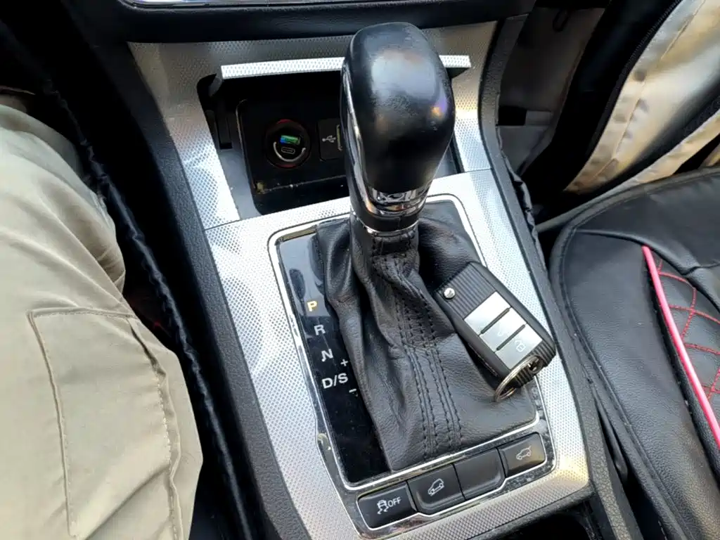 Roewe RX5 — миниатюра 14
