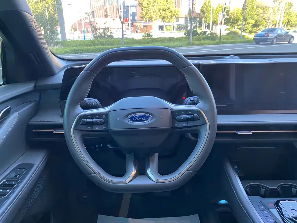Ford Edge — миниатюра 14