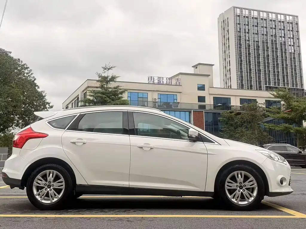 Ford Focus — миниатюра 4