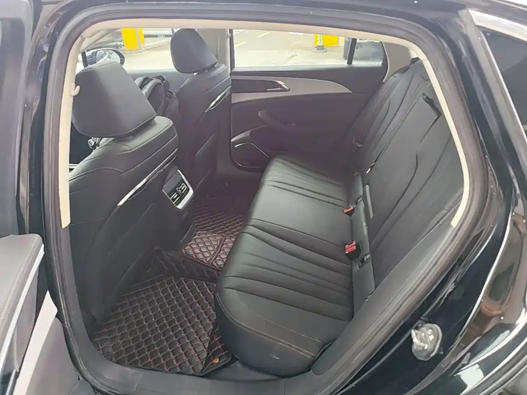 Hongqi Hongqi H5 — миниатюра 17