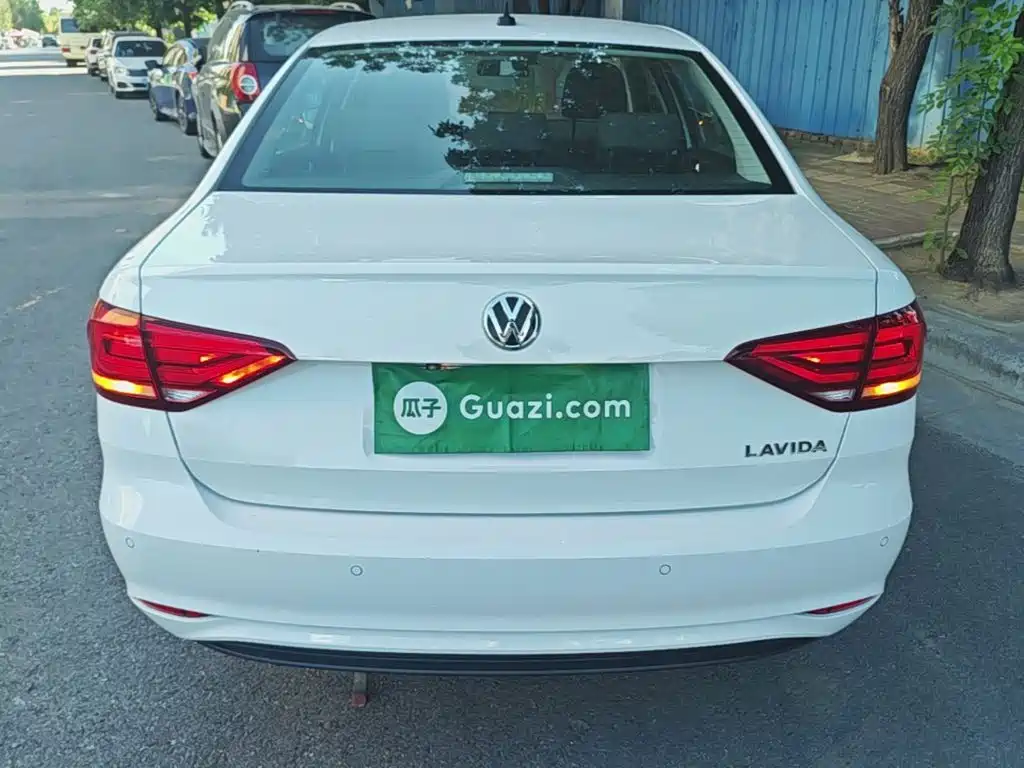 Volkswagen Lavida — миниатюра 6