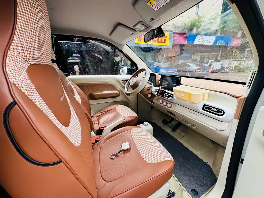 Wuling MINIEV — миниатюра 6