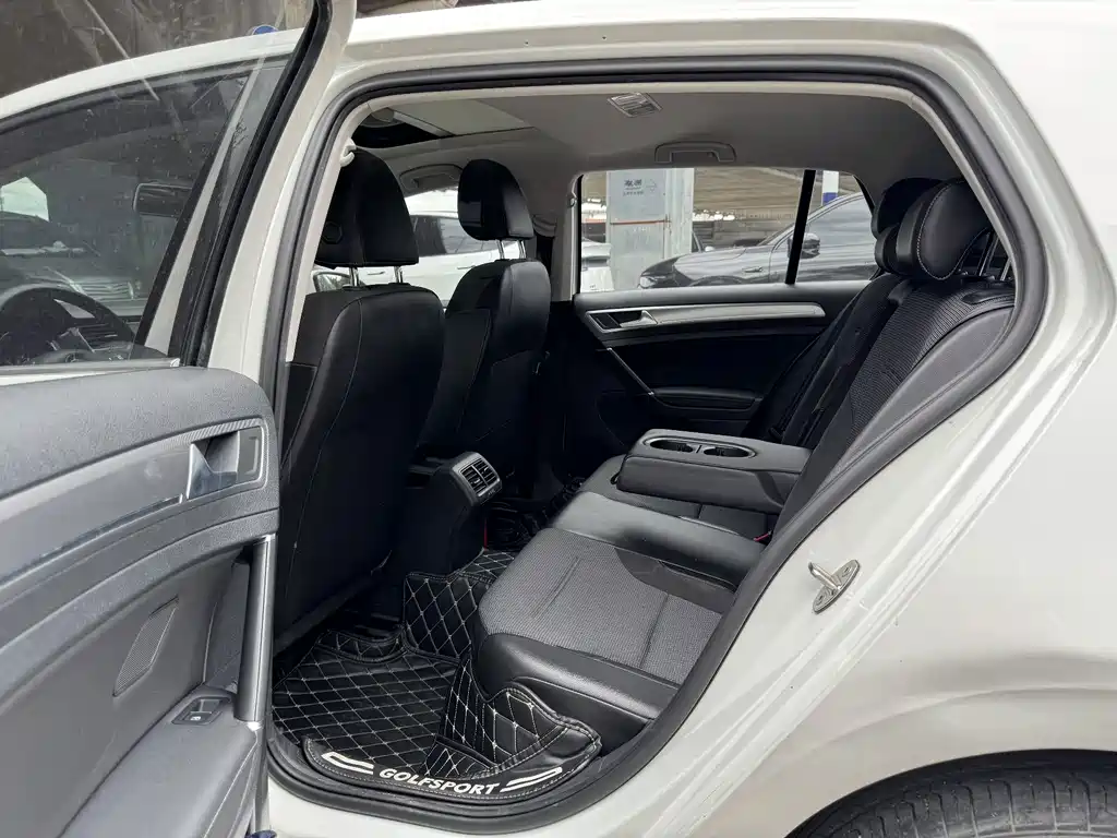Volkswagen Golf — миниатюра 8