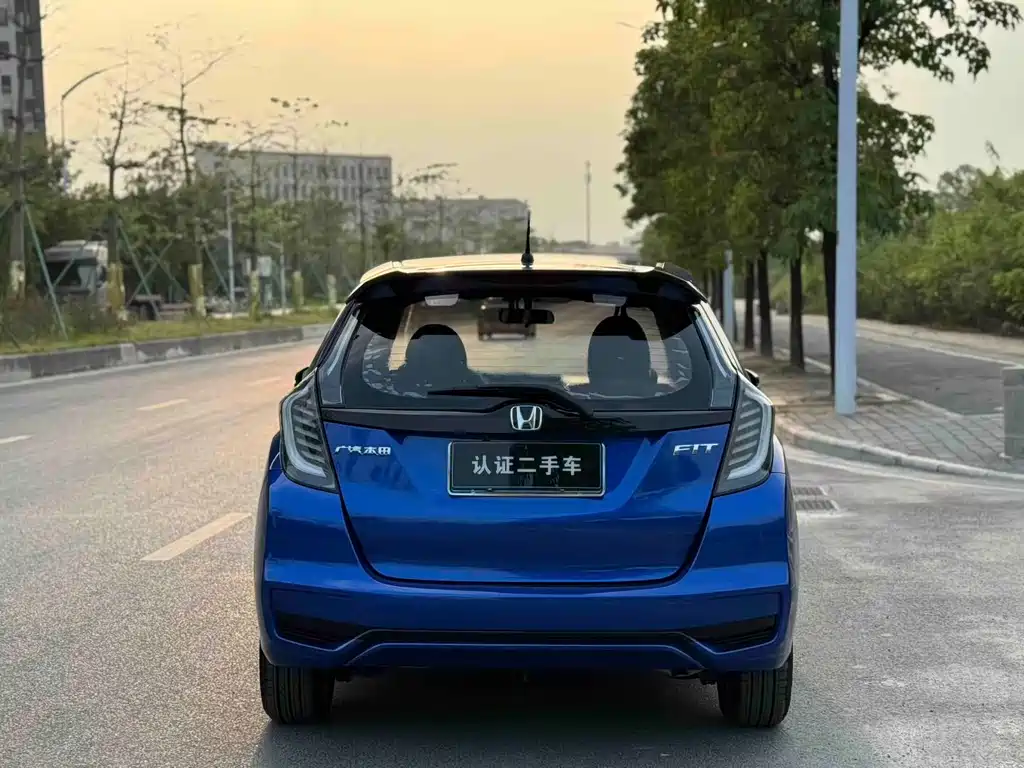 Honda Fit — миниатюра 8