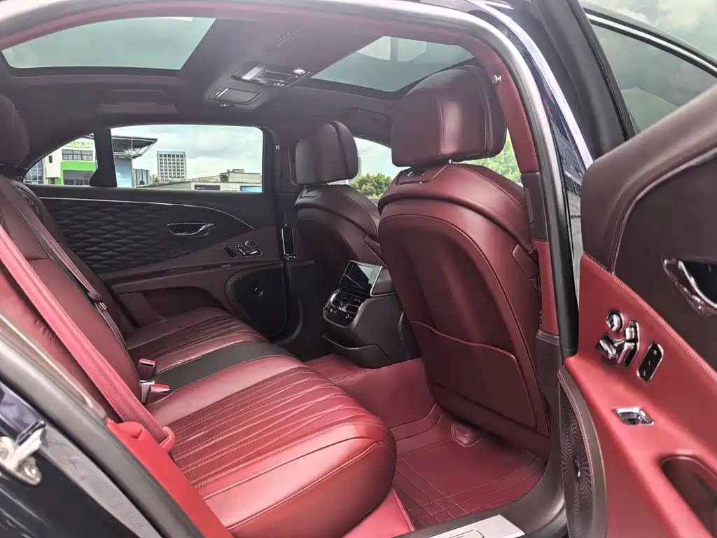 Bentley Flying Spur — миниатюра 16