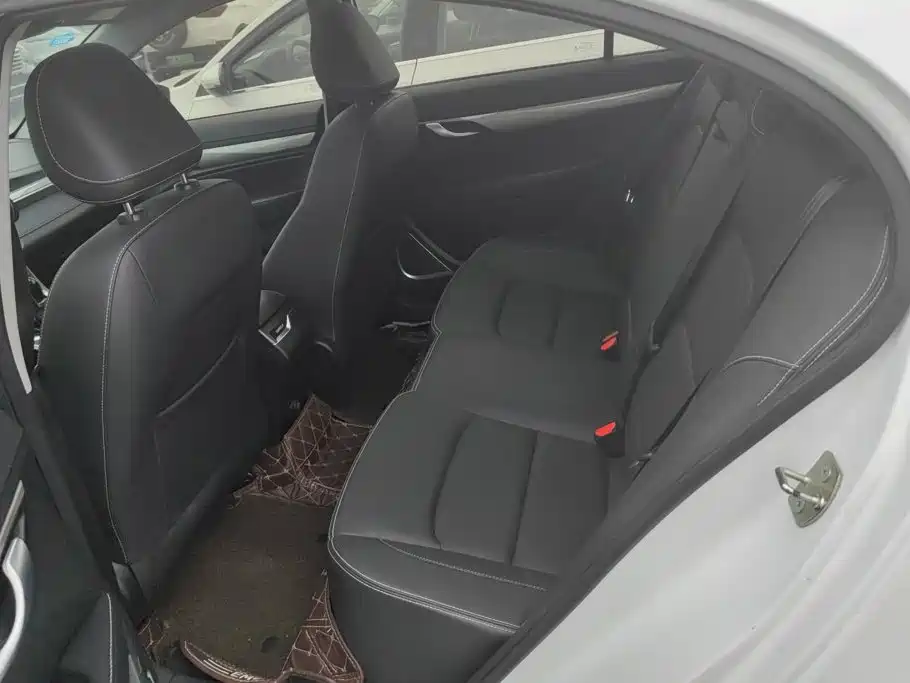Geely Emgrand — миниатюра 11