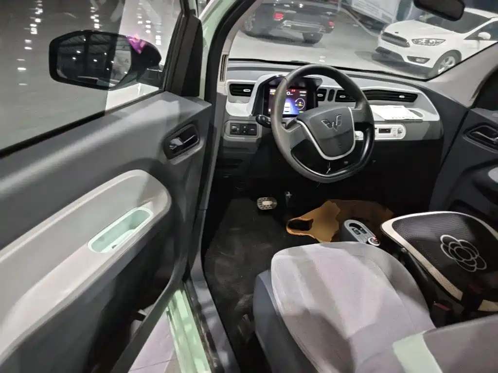 Wuling MINIEV — миниатюра 16