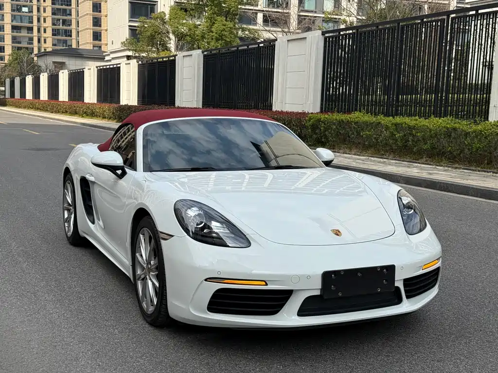 PORSCHE 718