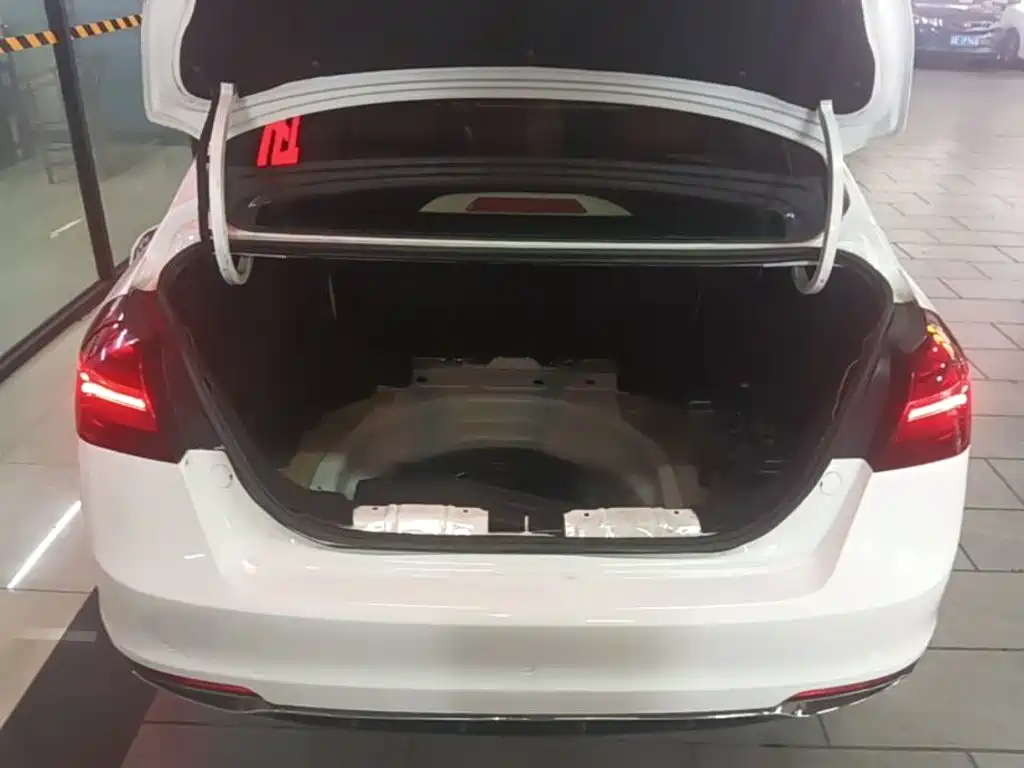 Geely Emgrand — миниатюра 19