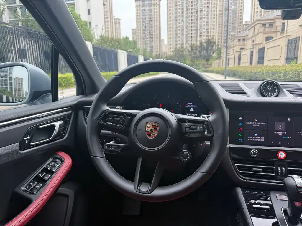 Porsche Macan — миниатюра 11