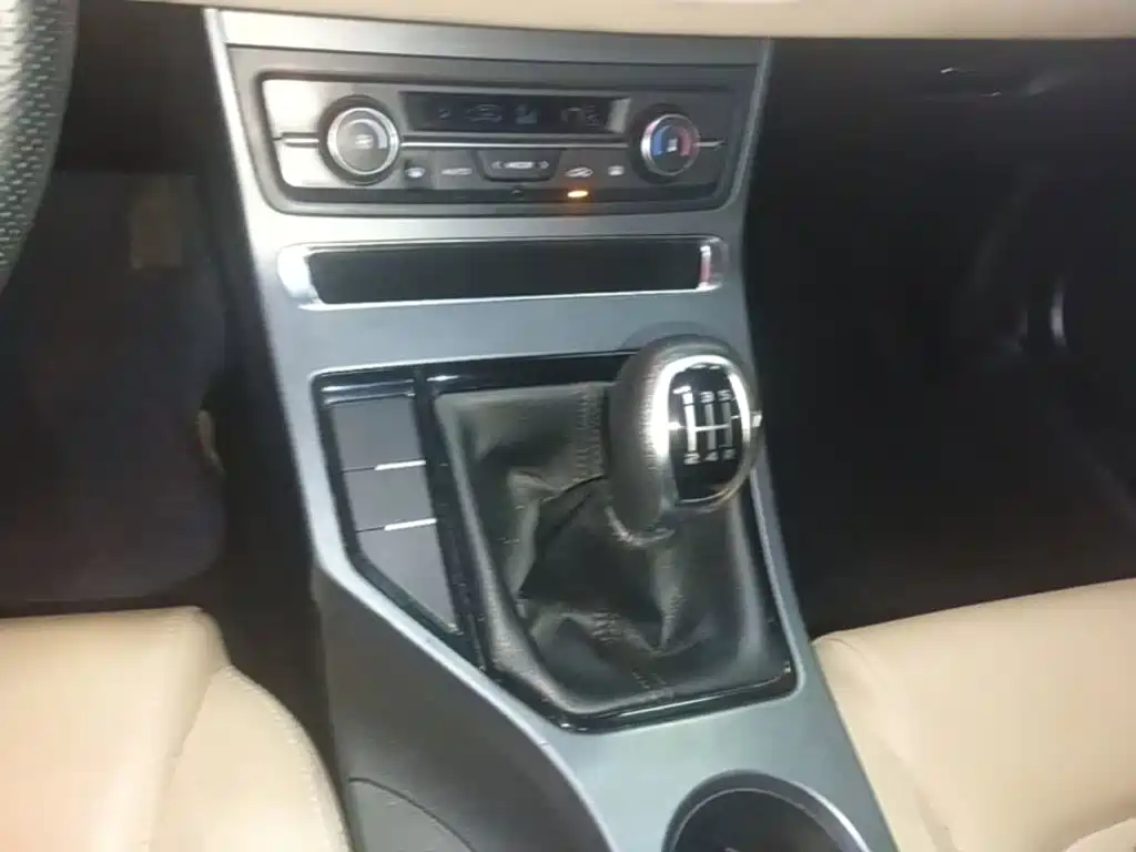 Geely Emgrand — миниатюра 14