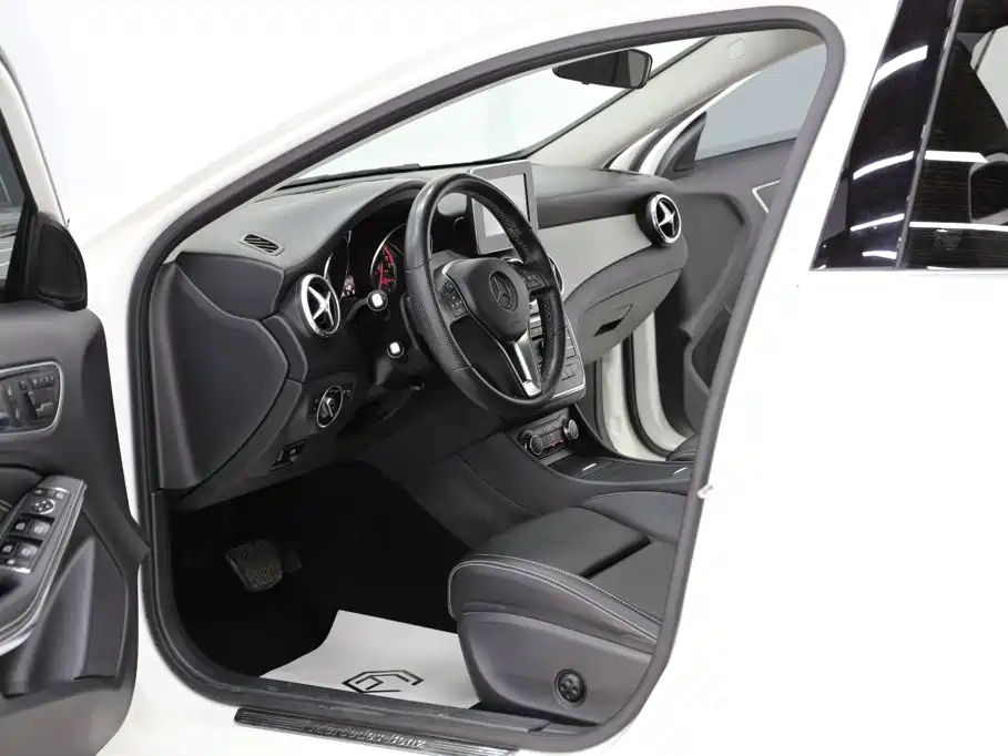 Mercedes-Benz GLA — миниатюра 5