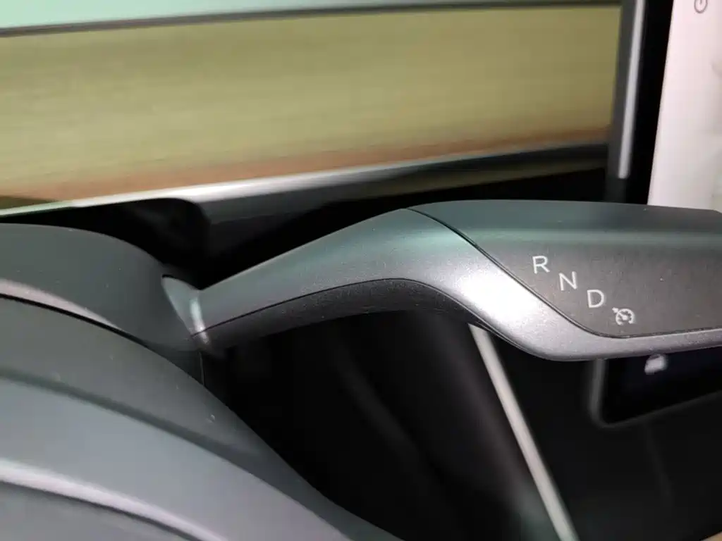 Tesla Model 3 — миниатюра 14