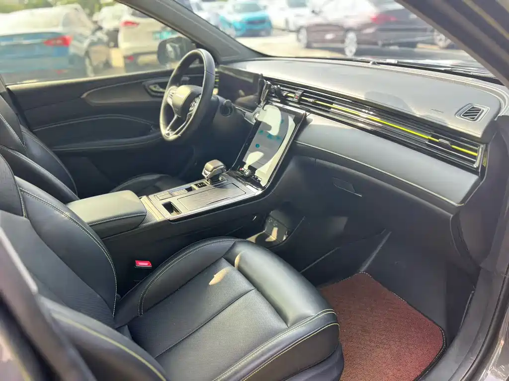 Roewe RX5 — миниатюра 8