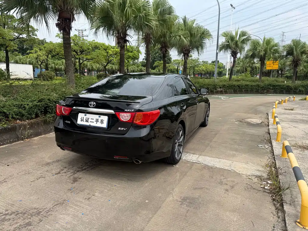Toyota Reiz — миниатюра 4