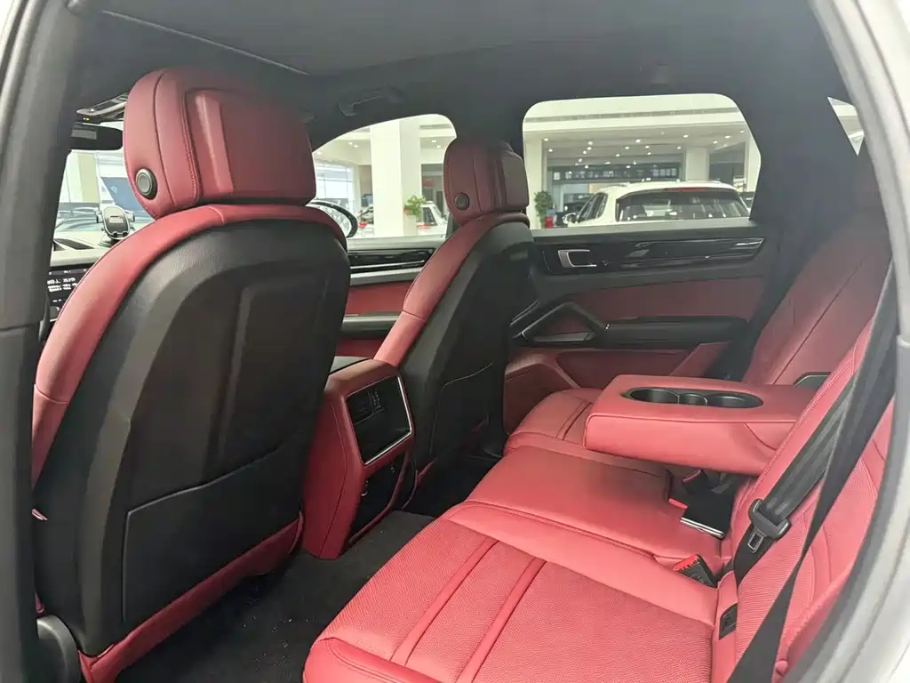Porsche Cayenne — миниатюра 6