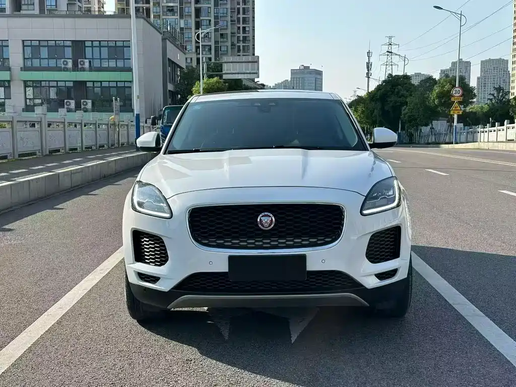 Jaguar E-PACE — миниатюра 2