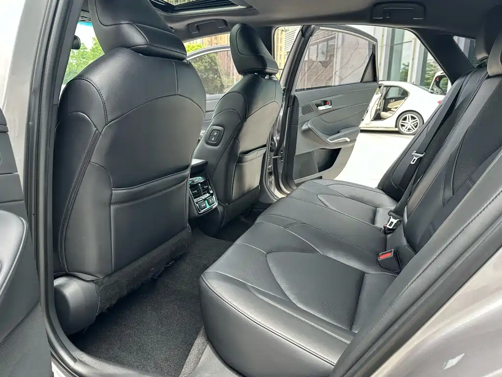 Toyota Avalon — миниатюра 10