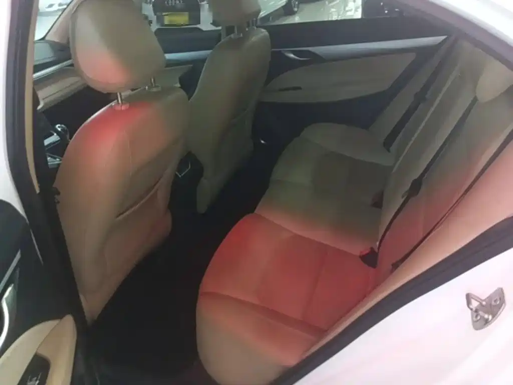 Geely Emgrand — миниатюра 17