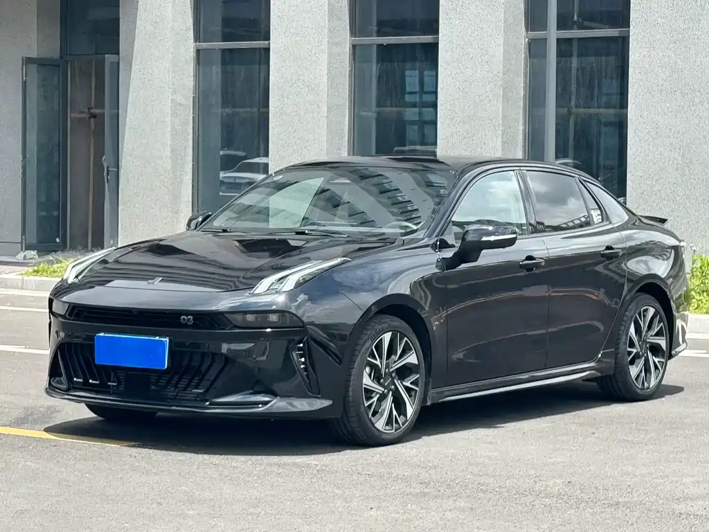 Lynk & Co 03