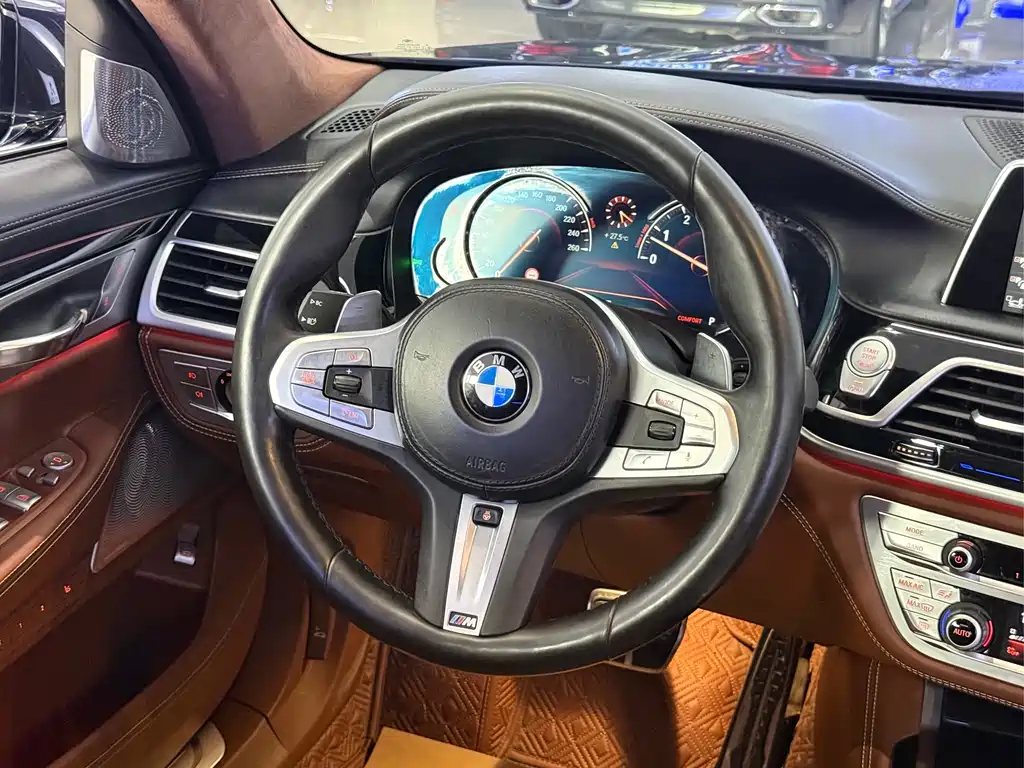 BMW 7 Series — миниатюра 5