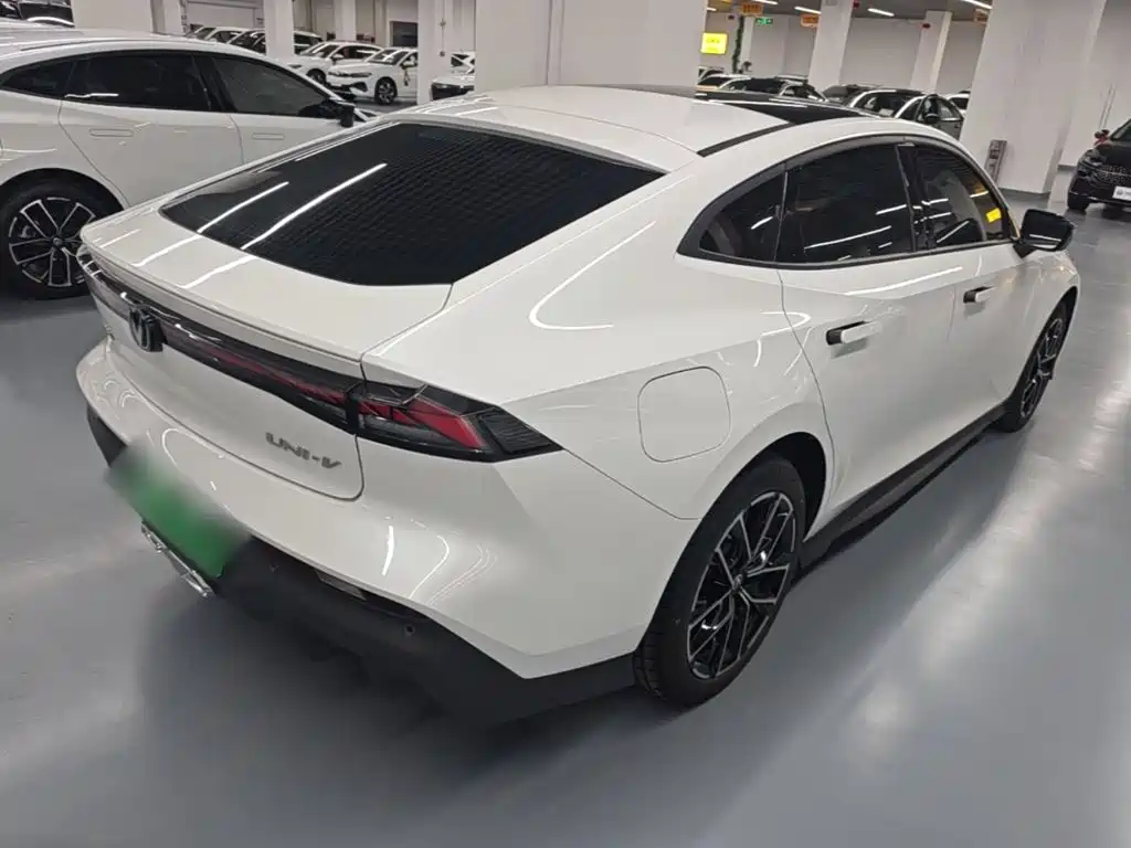 Changan UNI-V iDD — миниатюра 7