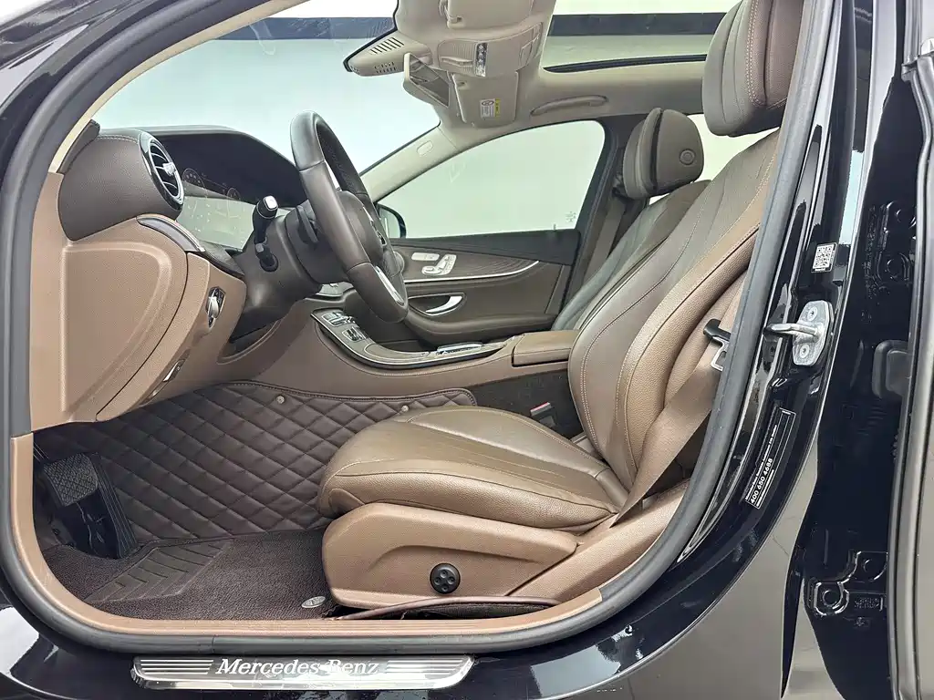Mercedes-Benz E-Class — миниатюра 16