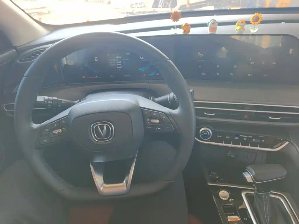 Changan Eado — миниатюра 5