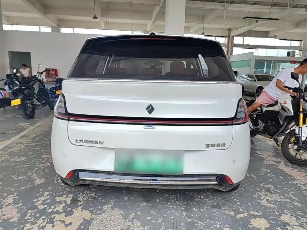 Baojun Yunduo — миниатюра 6