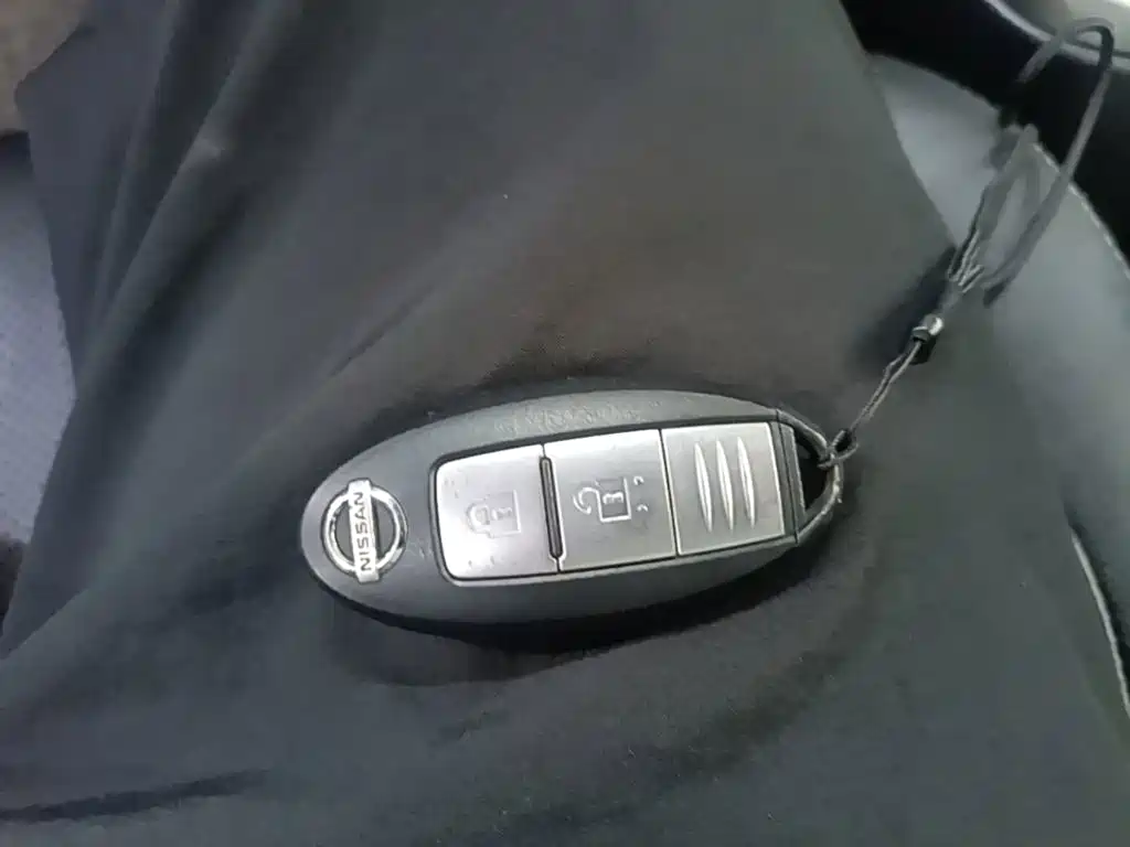 Nissan Terra — миниатюра 9