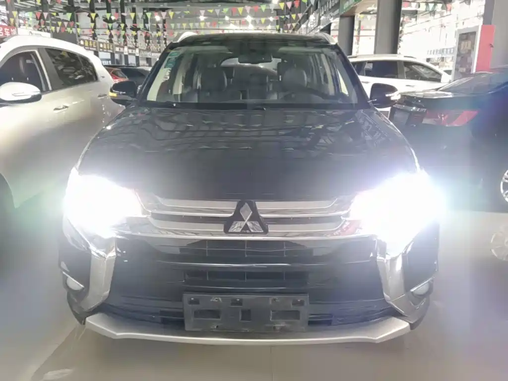 Mitsubishi Outlander — миниатюра 3