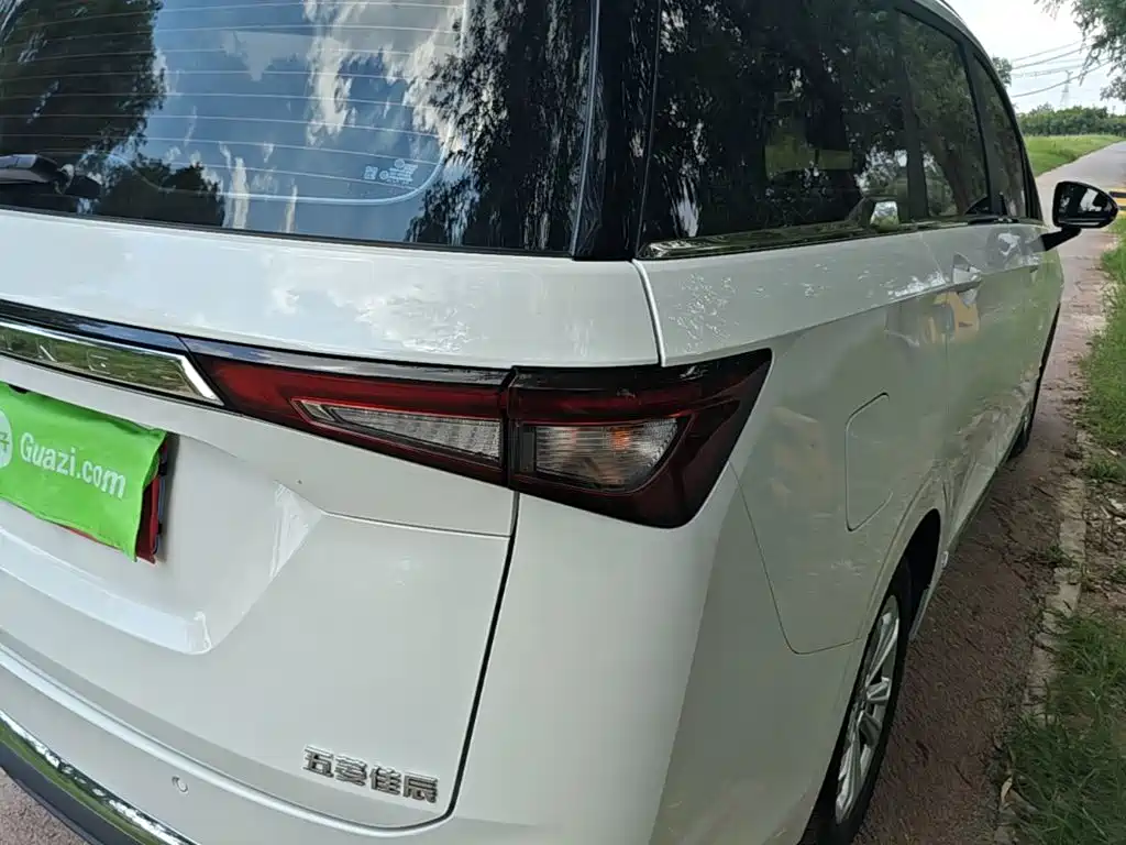 Wuling Jiachen — миниатюра 8