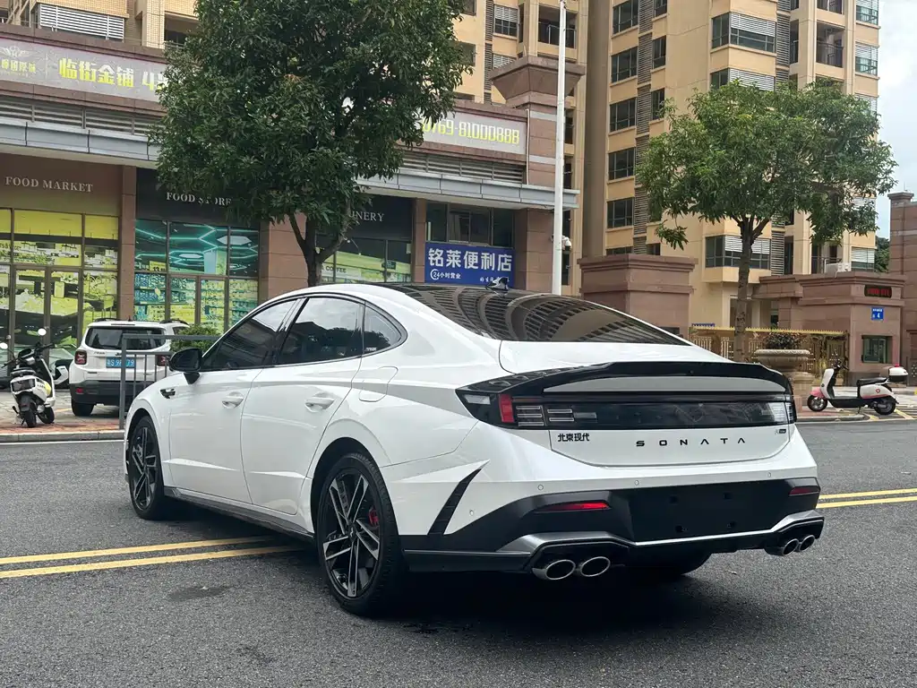 Hyundai Sonata — миниатюра 9