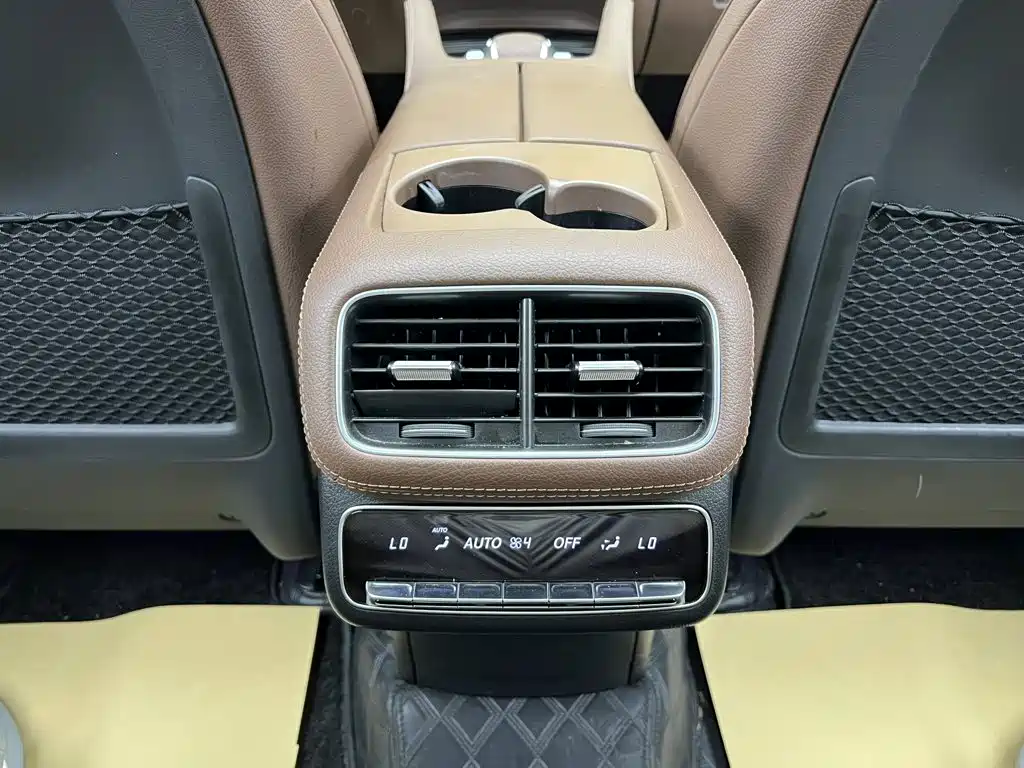 Mercedes-Benz GLE (Import) — миниатюра 32