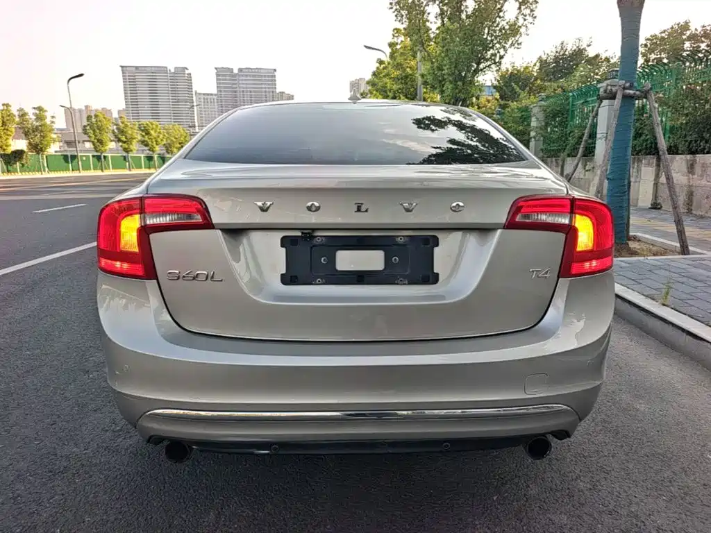 Volvo S60 — миниатюра 6