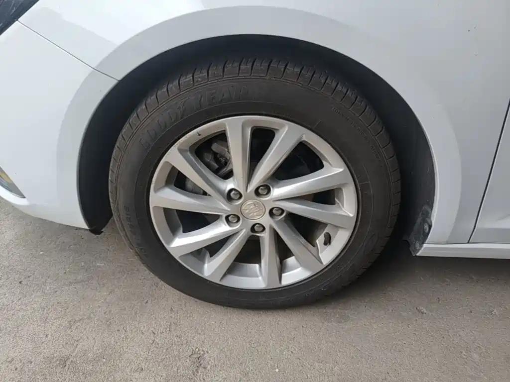 Buick Verano — миниатюра 23