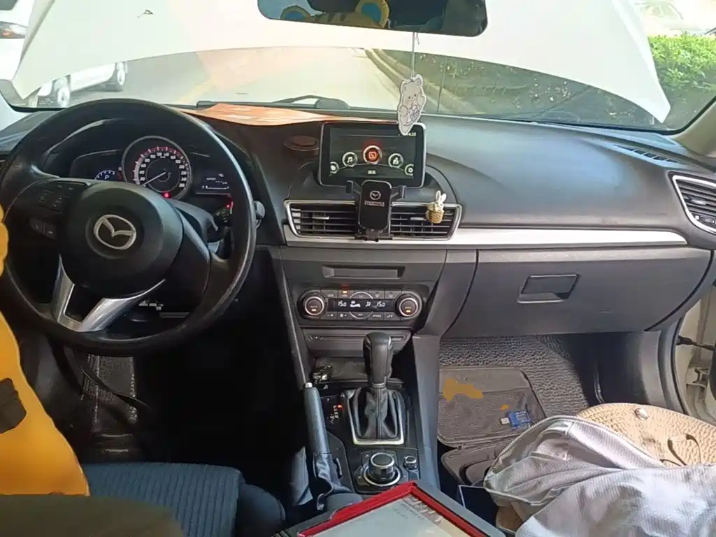 Mazda 3 Axela — миниатюра 10