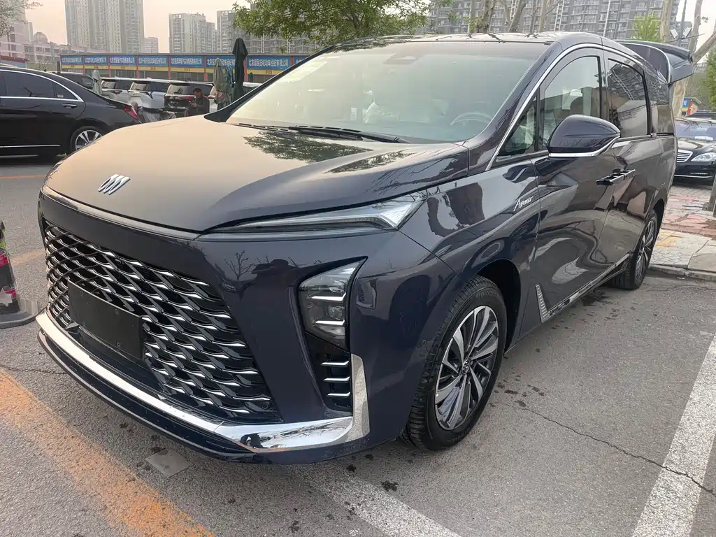Buick GL8 Hybrid 2025