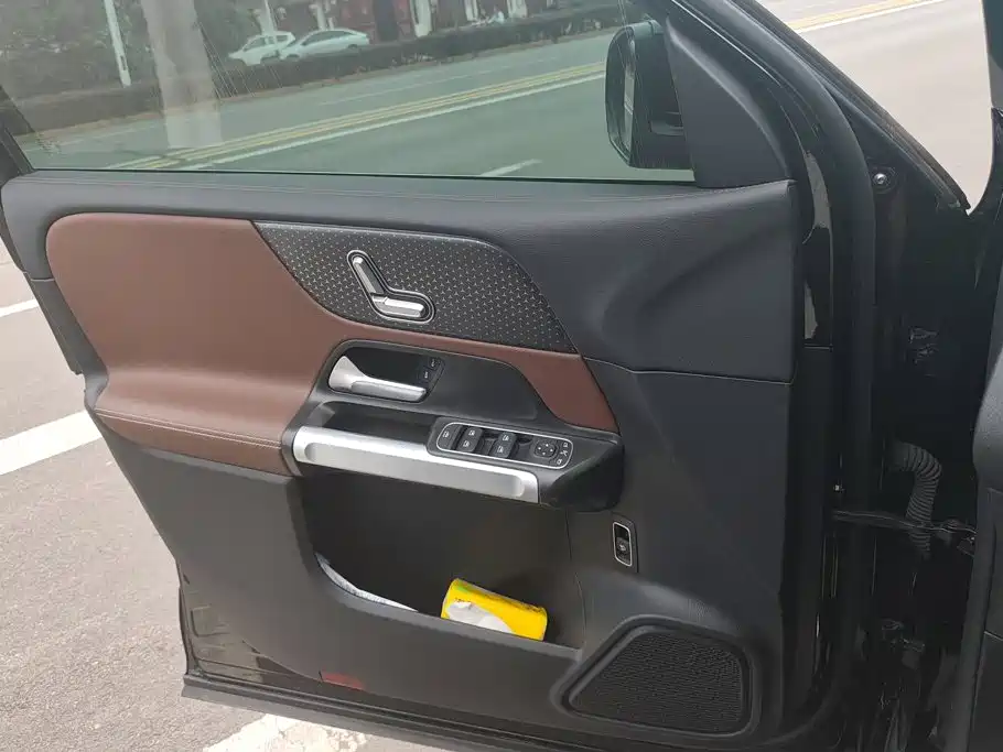 Mercedes-Benz GLB — миниатюра 7