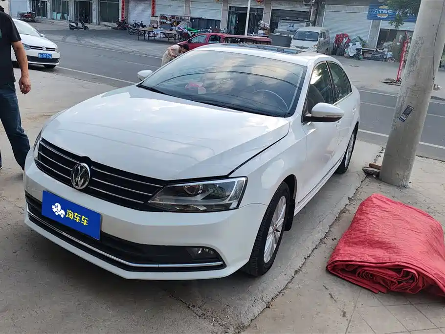 Volkswagen Sagitar 2016