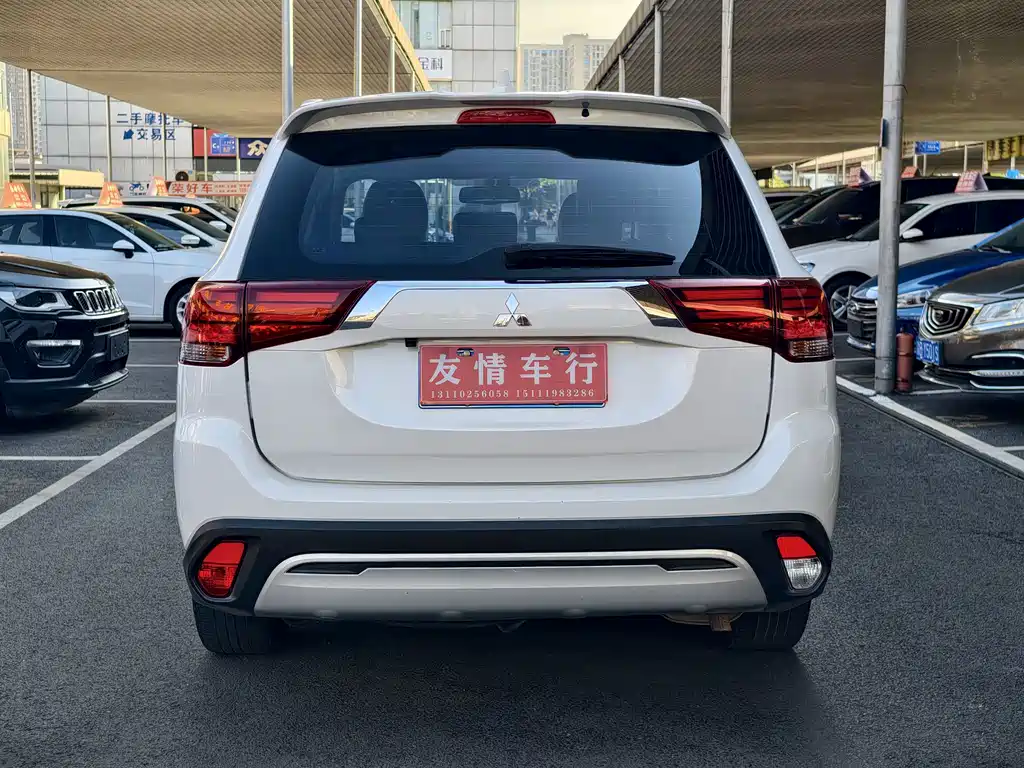 Mitsubishi Outlander — миниатюра 5